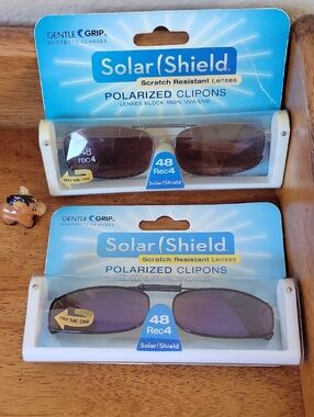 NWT Set Of 2 POLARIZED CLIPONS: 1 FOR CAR/1 FOR BEACH BAG. SIZE 48,Rec 4